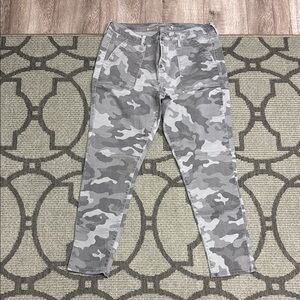 Seven7 Gray Camouflage Pants size 12 like new